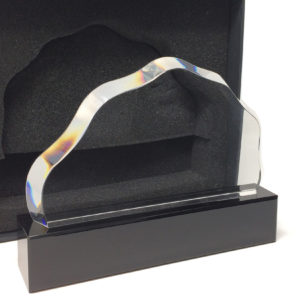 trophée en verre forme originale