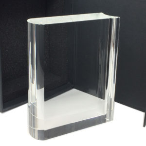 trophée en verre en forme de livre pour trophée entreprise
