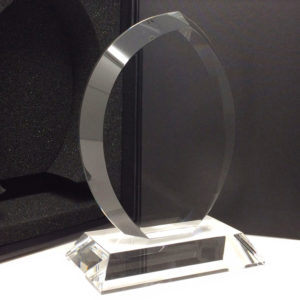 trophée gravure forme ovale rond