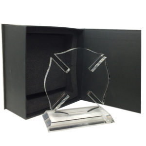 croix de malte, trophée en verre, gravure