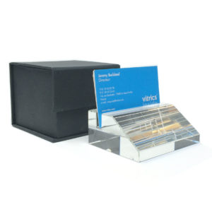 Une porte carte pour le bureau en verre