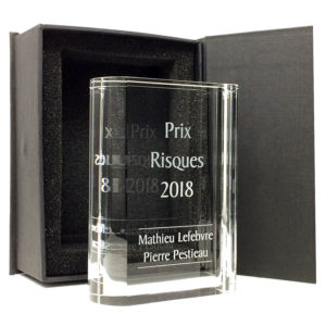Trophée livre avec une gravure 3D ou impression numérique en couleur